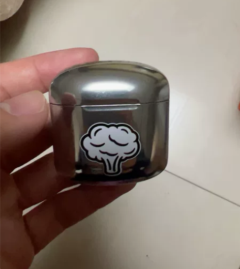 漫步者郑恺联名耳机 感兴趣的话点“我想要”...