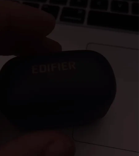 漫步者无线耳机，几乎全新，买完没几天，别人...