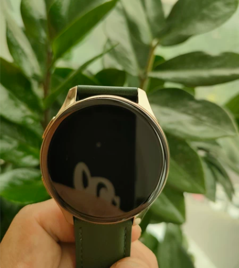 很新，低价出售，一加watch钴合金限定版...