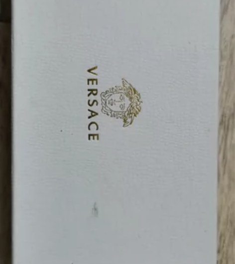 全新纳帕皮手拿包，钱包，带盒子。转给需要的...