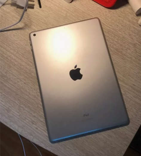 2020款ipad 8代 128G 10....