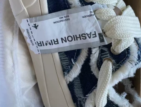 牛仔帆布鞋百搭!!非常显高显腿长 两双码数...