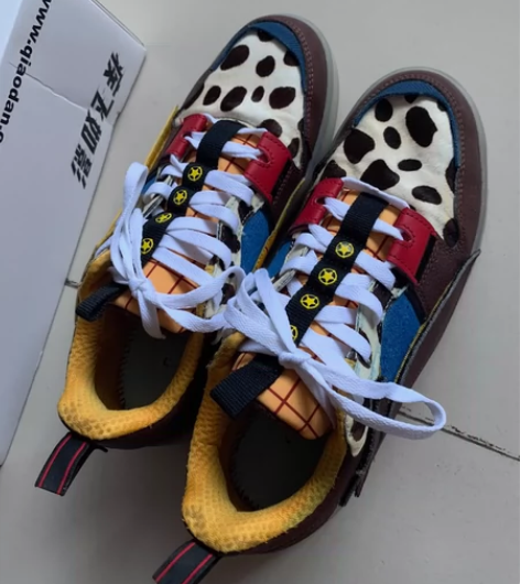 李宁板鞋，尺码41. 5，穿过一两次，成色...