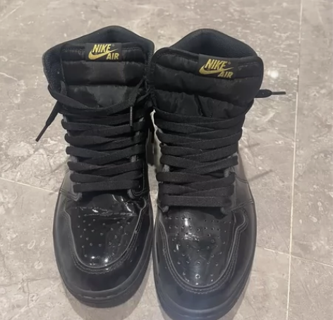 官网1499买的，乔丹黑金漆皮高帮，穿了一...