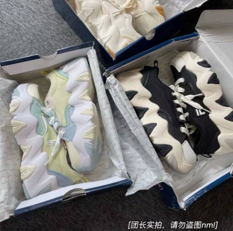 斐乐海星 三个颜色 黑白色 冰蓝色 ...