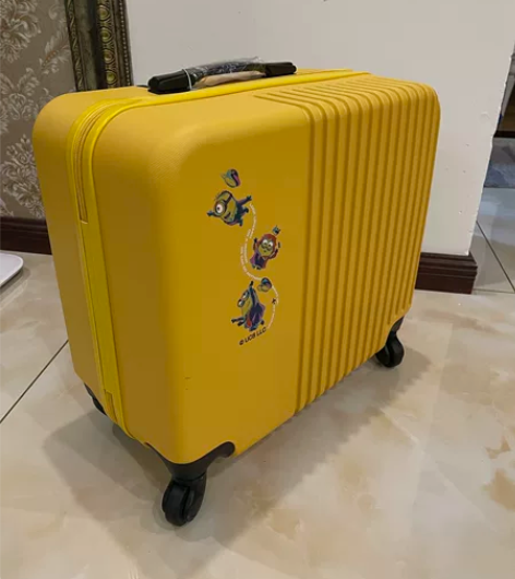 全新行李箱，拉杆箱，小黄人 感兴趣的话点“...