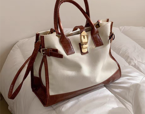 转卖天彩翼飞 女士包 感兴趣的话点“我想要...