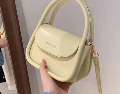 转卖小众设计包包2021新款时尚百搭斜挎包...