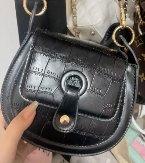 包邮女士小包包 单肩斜挎包时尚马鞍包明显使...