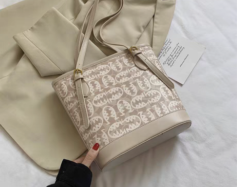 转卖大容量包包女包2020新款潮网红手提包...