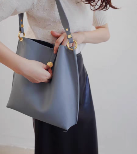 包邮全新！高级蓝灰色通勤女包真皮牛皮女包慵...