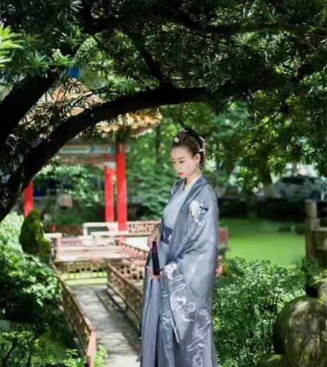 定制的，魏晋，M码，重工刺绣，细闪的，科幻...