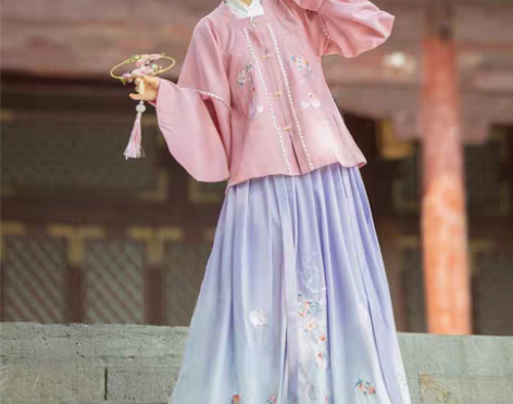 包邮【玉兔蟠桃】汉服女方领补服刺绣一片式襦...