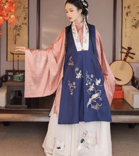 包邮裳云兮原创汉服眀制长比甲，刺绣绝美 ×...