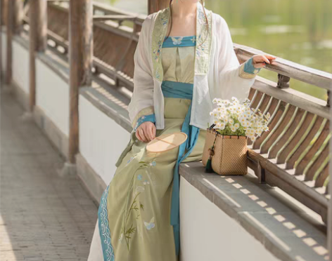 转卖宋制原创汉服女古装中国风对襟飞机袖宋抹...