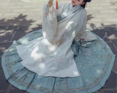 转卖都城南庄秋冬款马面裙绣花汉服马面裙重工...