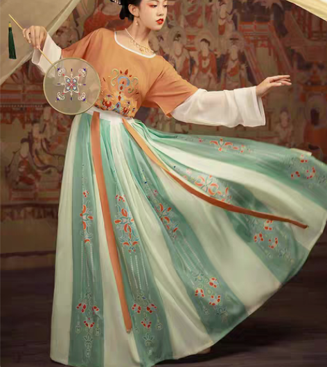 包邮#汉服古装 感兴趣的话点“我想要”和我...