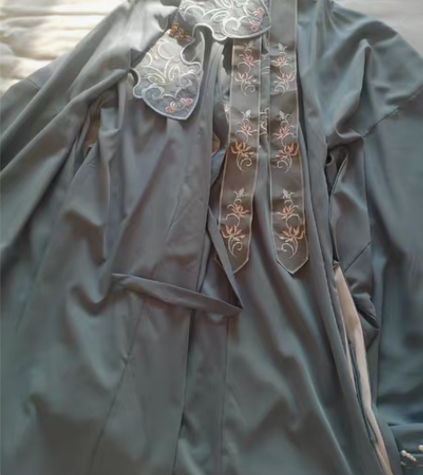 包邮从淘宝旗舰店买的 店名清梳   仅试穿...