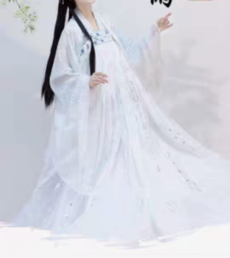 艺缕家梨花雨 m码3米摆 之前买福袋抽中的...