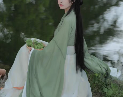 转卖绿色汉服女冬季魏晋风古装广袖流仙裙秋冬...