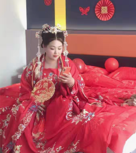 包邮胖美眉新娘汉服，本人191斤，结婚穿的...