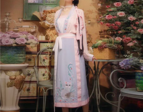 包邮汉旭招财猫汉服宋旋裙三件套汉元素 九成...