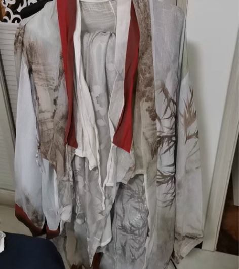 包邮司南阁四件套汉服,《银狐》非正版这个是...