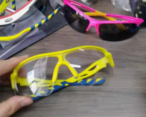 包邮变色防爆骑行跑步眼镜 看视频就懂，捡漏...