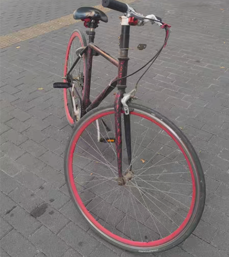 闲置旧27自行车，死飞改活飞的，轮胎是公路...