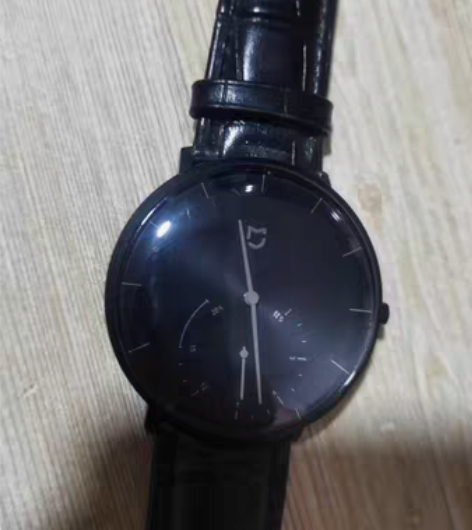 米家石英表【黑色】，几乎全新，里面新换的电...