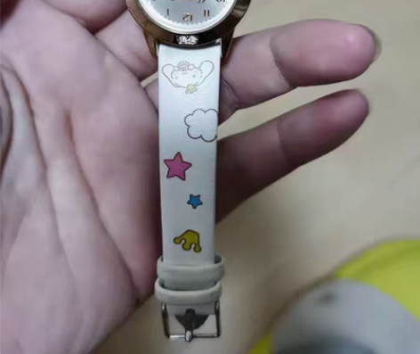 包邮正港儿童手表 家人送一个手表，这个手表...