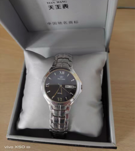 包邮天王电子手表急售一块 全部都是原图拍摄...