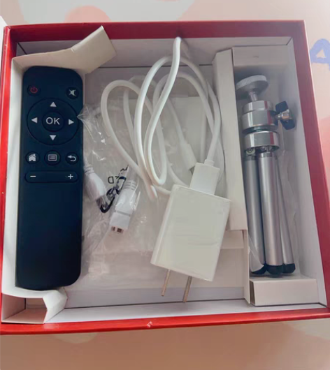 转卖【女王价】2019新款苹果手机投影仪家...