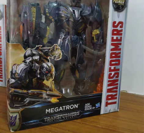 变形金刚威震天领袖级。当年刚发布是以三百多...