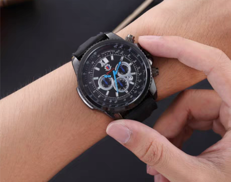 包邮时尚潮人硅胶表带运动手表 男士跨境石英...