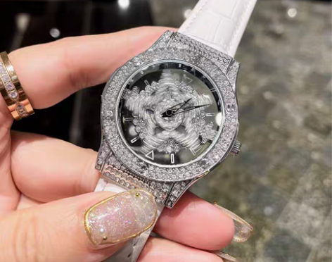 包邮五芒星时来运转手表女2022年新款轻奢...