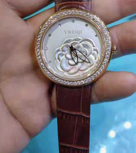 包邮山茶花时尚女式手表，全新正品雅威琦手表...