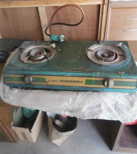 燃气灶〈液化气） 感兴趣的话点“我想要”和...