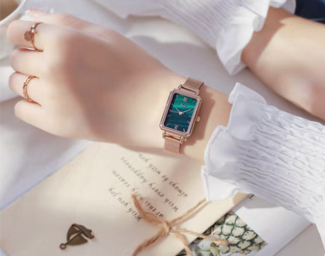 转卖女士手表女名牌正品简约气质防水ins女...