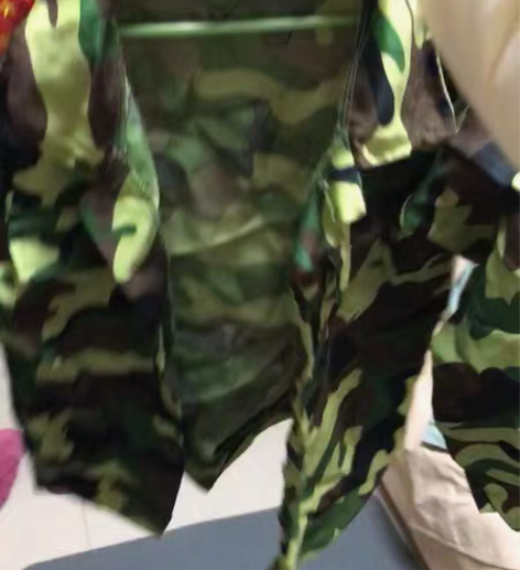 包邮幼儿园军训迷彩服一套（上衣搭配长裤）。...