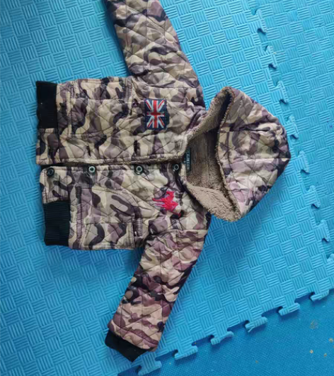 包邮迷彩服加绒棉衣对扣连帽，衣长33厘米，...