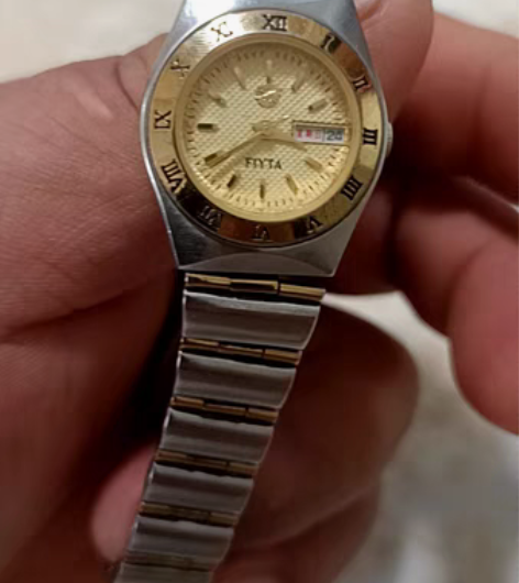 包邮飞亚达女士石英手表，正常走，二手的，8...