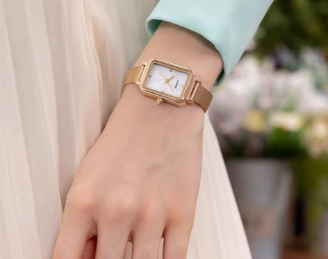包邮正品简约气质女士小方表韩版ins风文艺...
