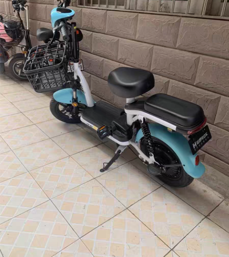 哈啰电动车 去年买的，现在不用了出，车子都...