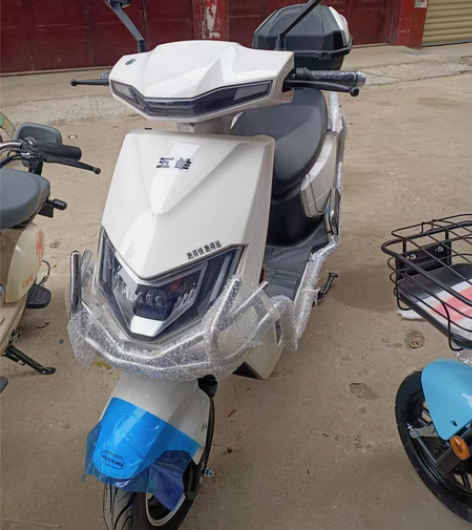 包邮五羊电动车鸿运八代护杠尾箱版，72伏六...