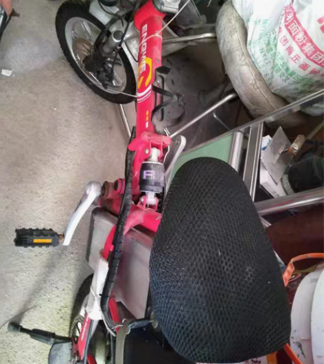 代架车,电动车,外观还很新,带孩子神器,还...