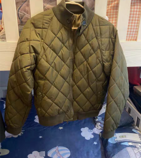 包邮军绿色棒球棉服，特别好看，m码九成新，...