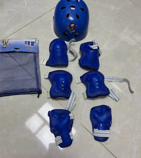 儿童男女 轮滑护具 头盔 护膝 护肘 护腕...