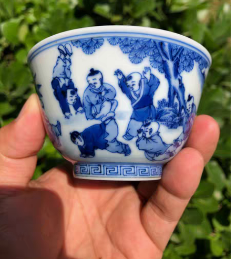余寅柴窑 青花庭院婴戏图 加内画阔口杯 特...