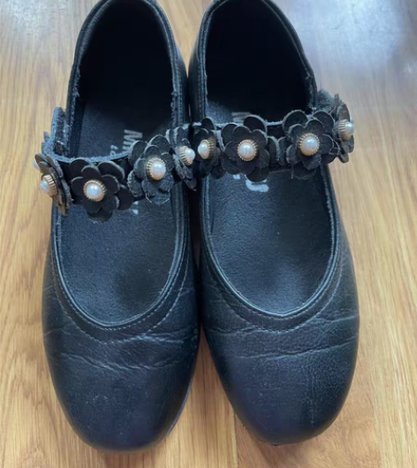 女童真皮皮鞋，31码，相当于江博士30码，...